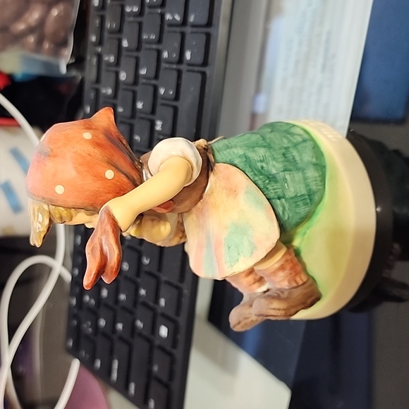 Goebel Hummel #65 Farwell figurine - Picture 3 of 6